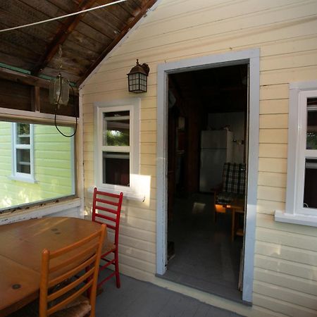 Fun Place With A Sandy Beach For Swimming, Boating, And Fishing, Featuring 3 Available Cabins Fenelon Falls Exteriér fotografie