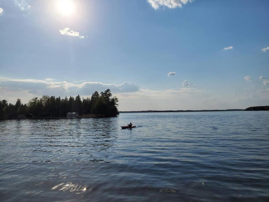 Fun Place With A Sandy Beach For Swimming, Boating, And Fishing, Featuring 3 Available Cabins Fenelon Falls Exteriér fotografie