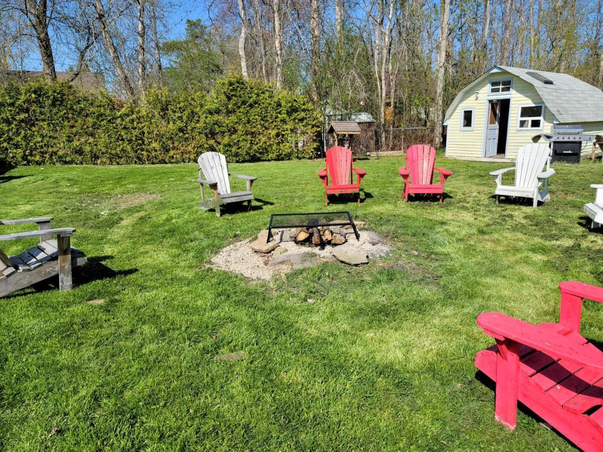 Fun Place With A Sandy Beach For Swimming, Boating, And Fishing, Featuring 3 Available Cabins Fenelon Falls Exteriér fotografie