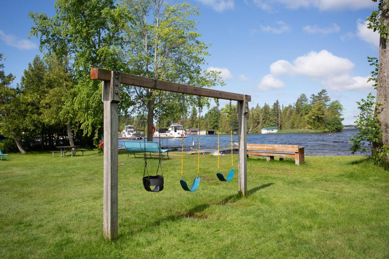 Fun Place With A Sandy Beach For Swimming, Boating, And Fishing, Featuring 3 Available Cabins Fenelon Falls Exteriér fotografie