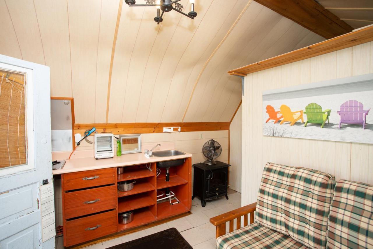 Fun Place With A Sandy Beach For Swimming, Boating, And Fishing, Featuring 3 Available Cabins Fenelon Falls Exteriér fotografie