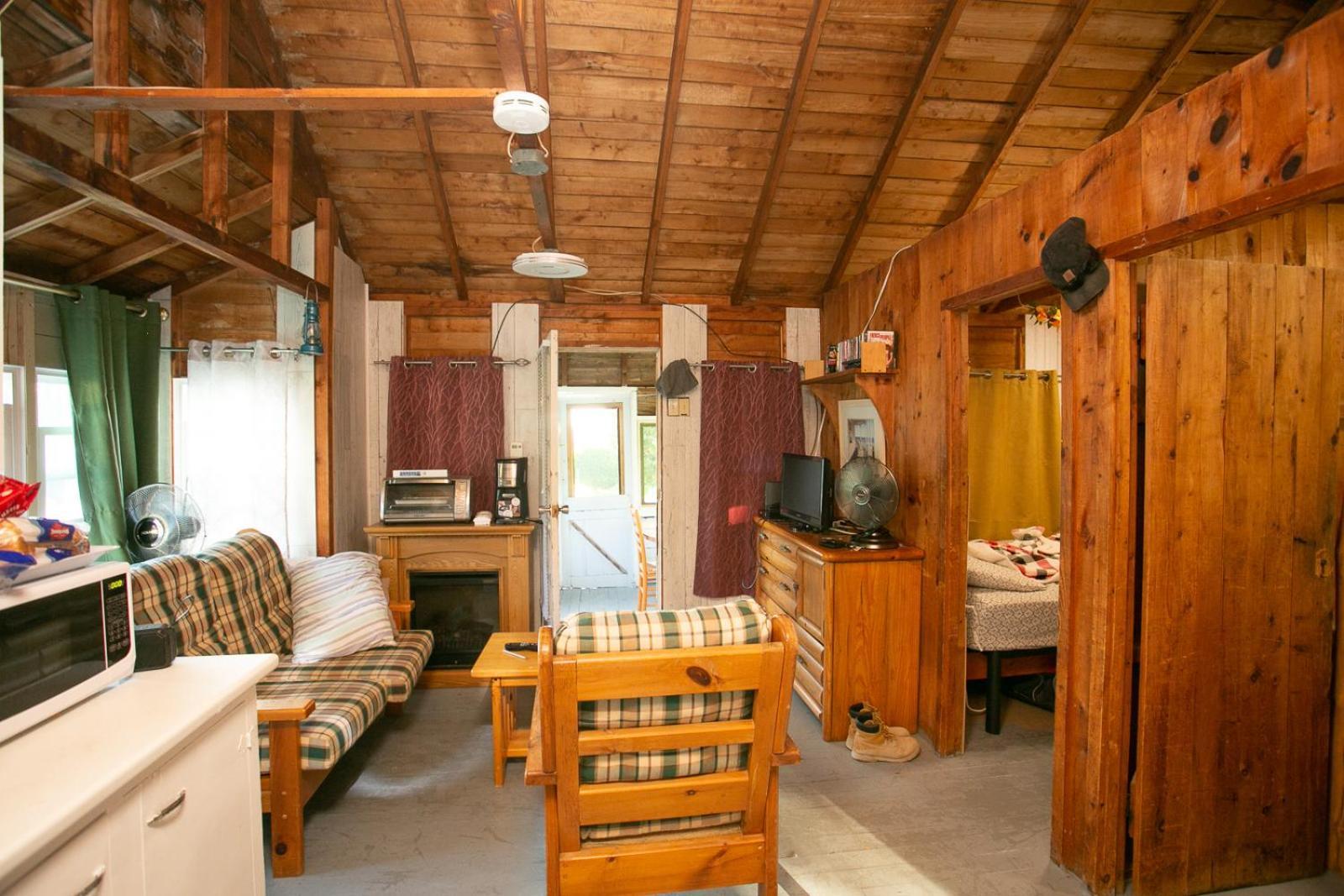 Fun Place With A Sandy Beach For Swimming, Boating, And Fishing, Featuring 3 Available Cabins Fenelon Falls Exteriér fotografie