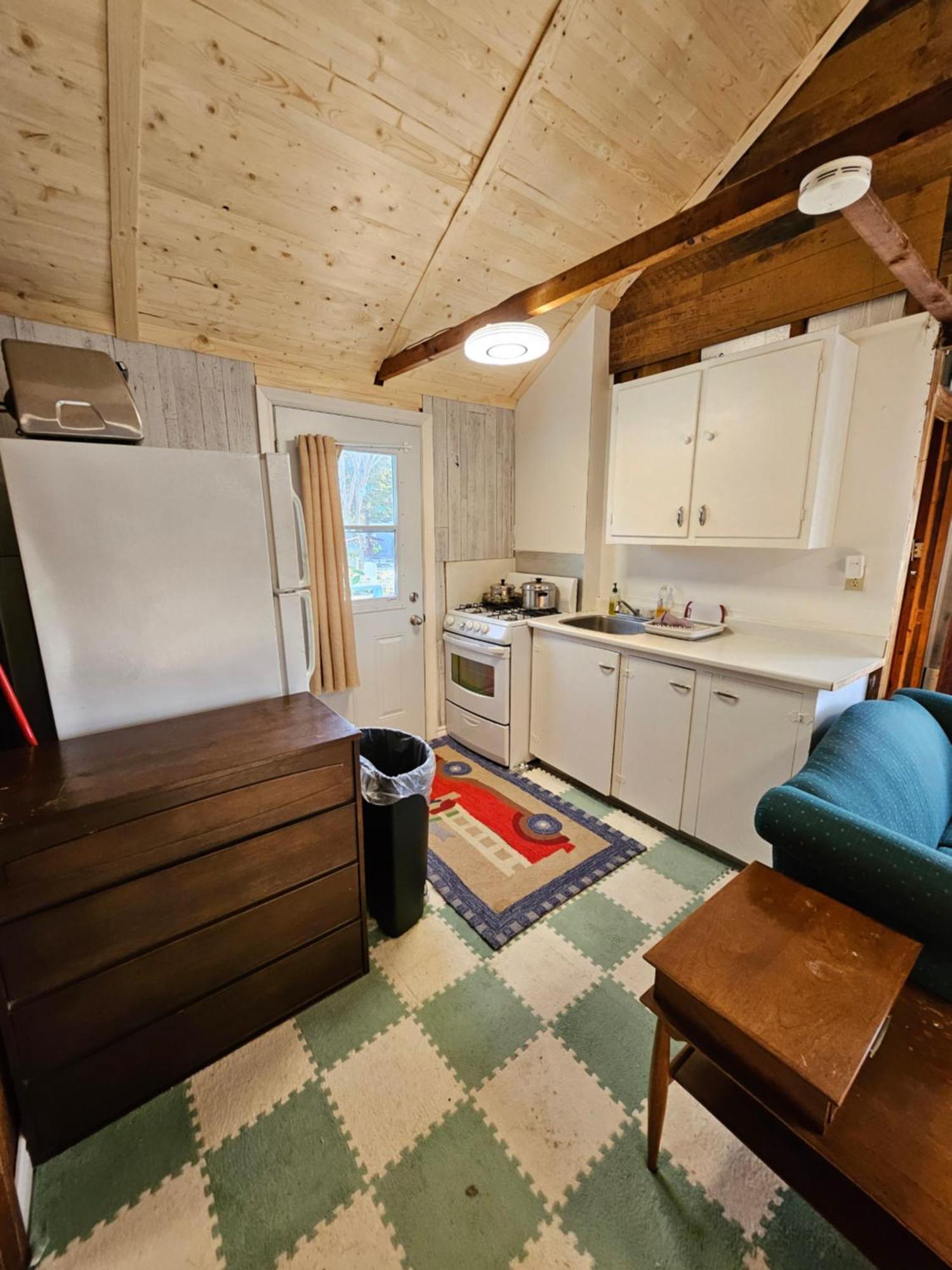 Fun Place With A Sandy Beach For Swimming, Boating, And Fishing, Featuring 3 Available Cabins Fenelon Falls Exteriér fotografie